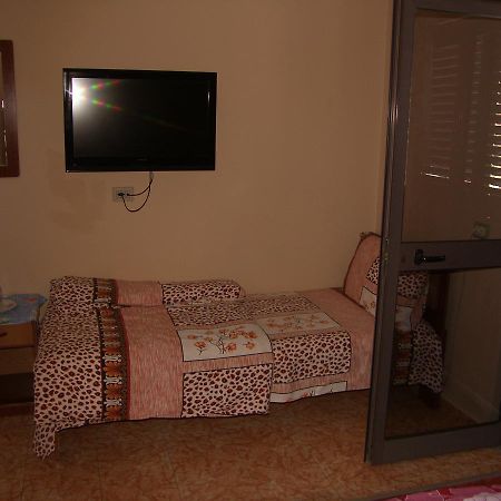 Shkodra Hotel ภายนอก รูปภาพ