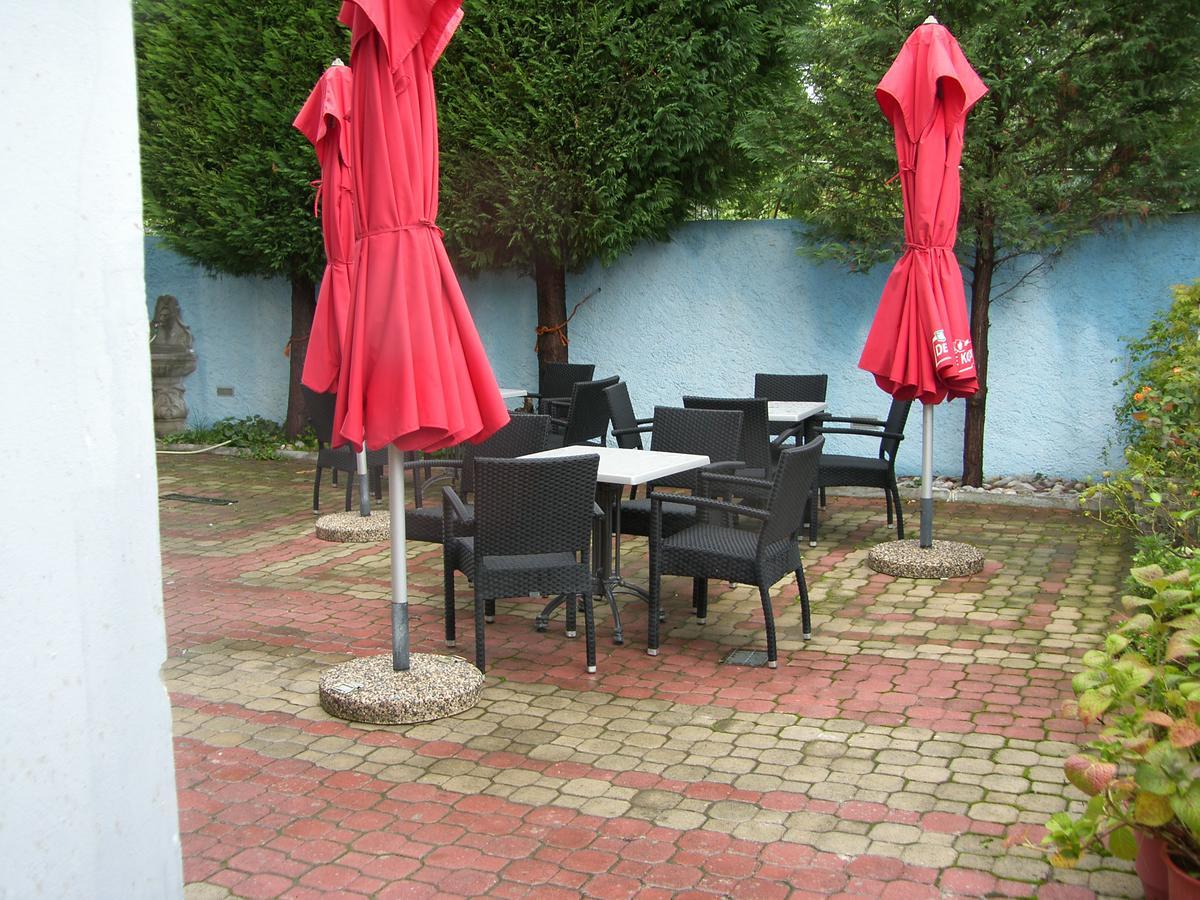 Shkodra Hotel ภายนอก รูปภาพ