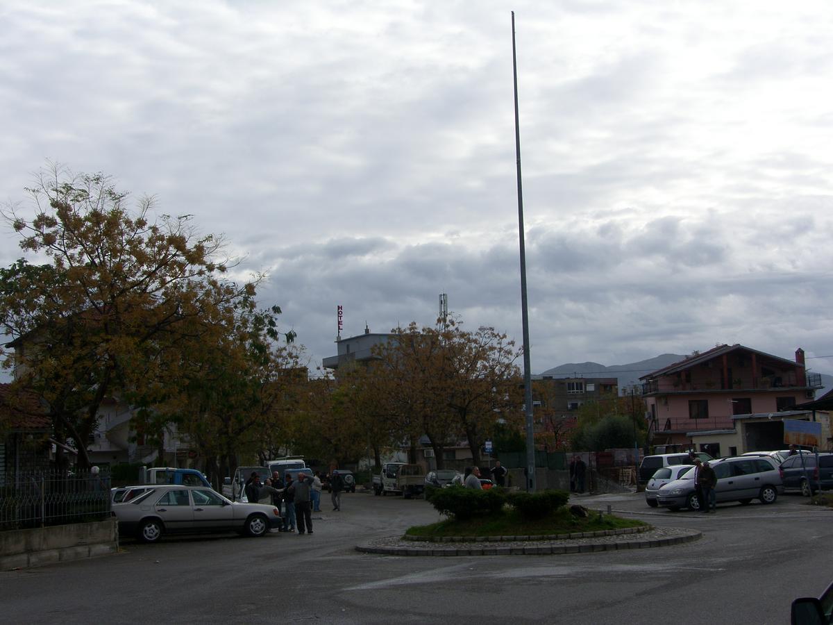 Shkodra Hotel ภายนอก รูปภาพ