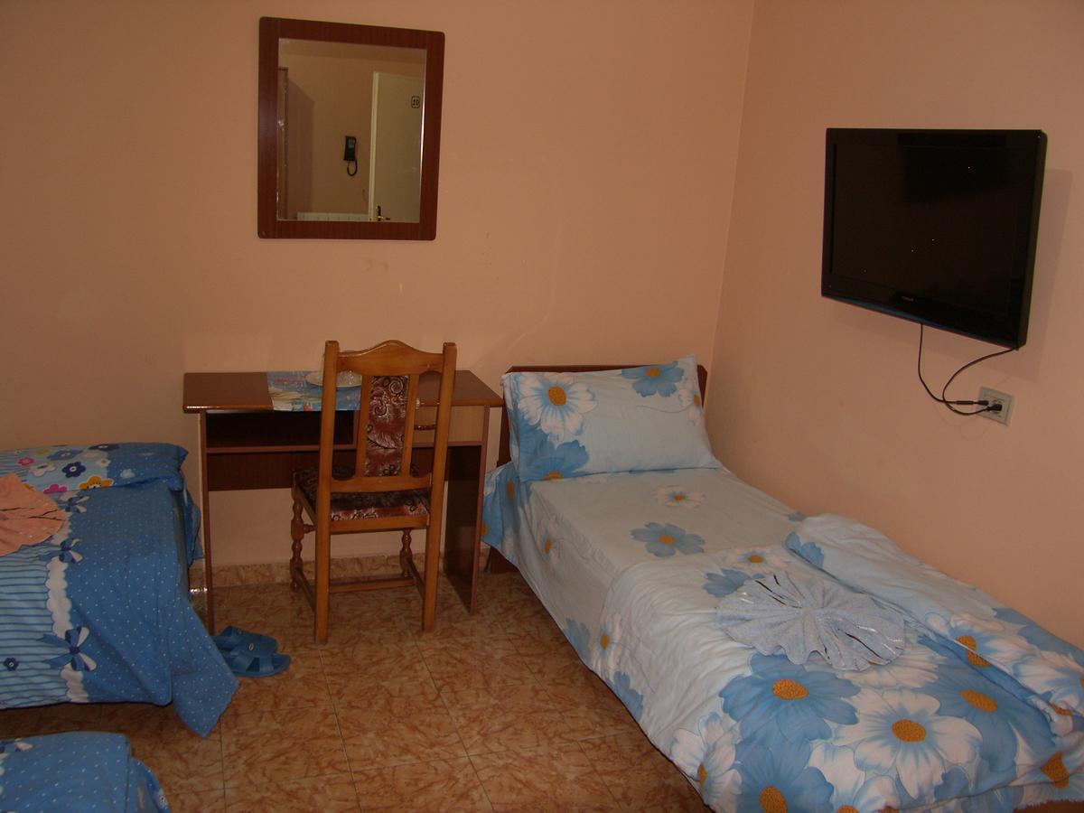 Shkodra Hotel ภายนอก รูปภาพ