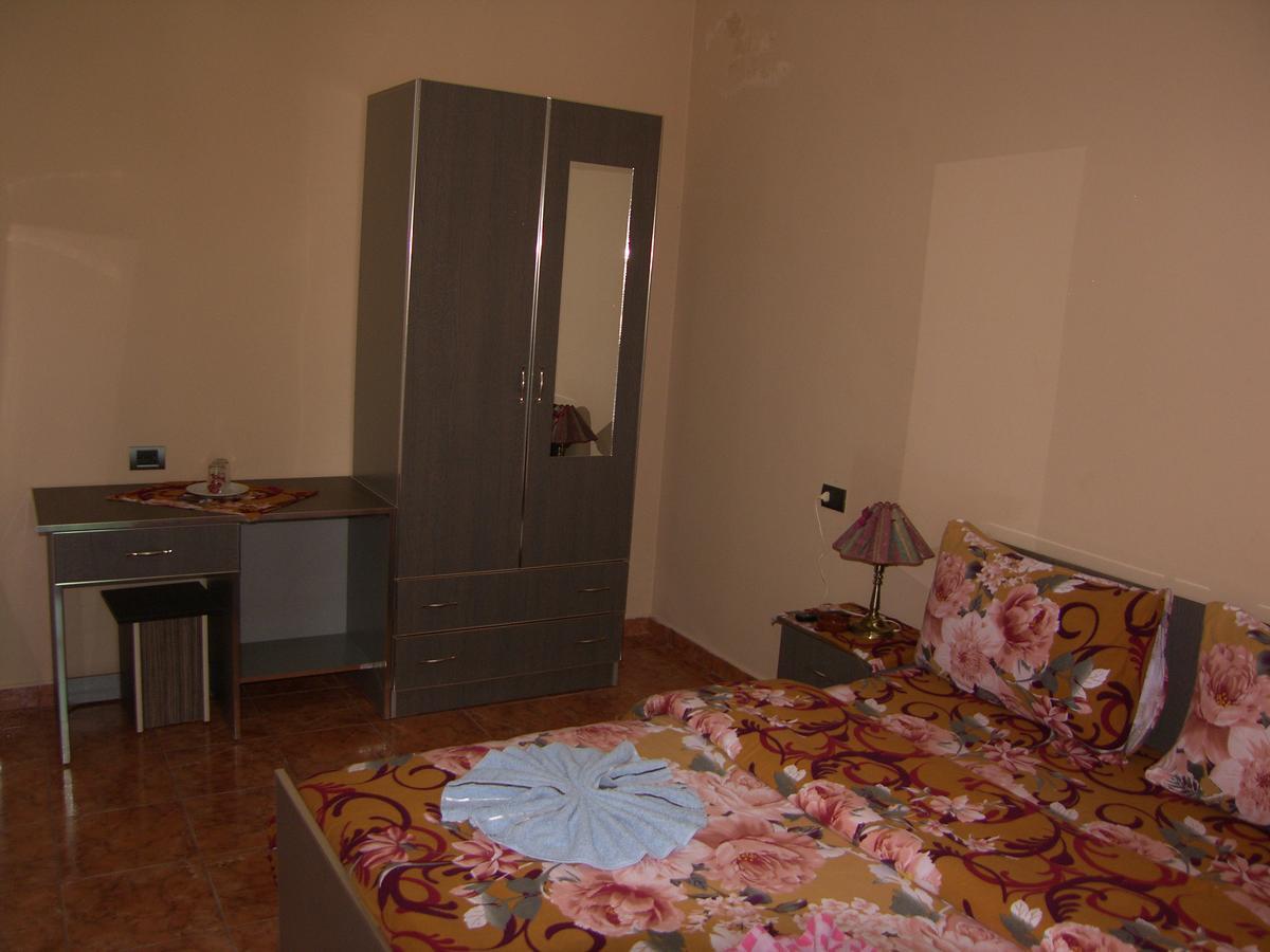 Shkodra Hotel ภายนอก รูปภาพ