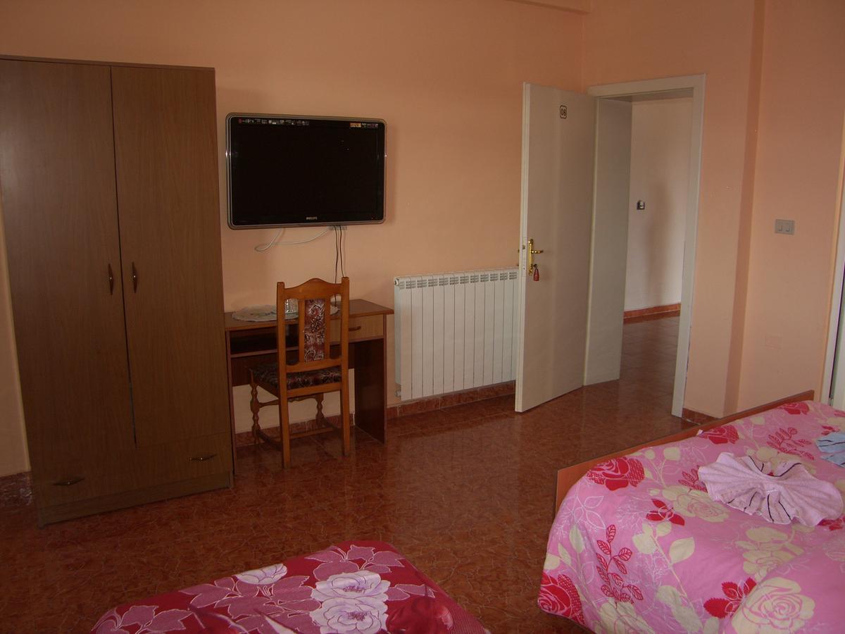 Shkodra Hotel ภายนอก รูปภาพ