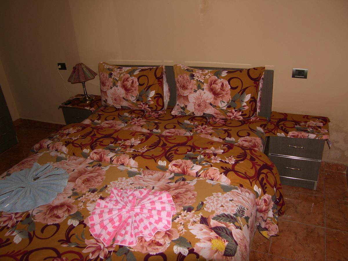 Shkodra Hotel ภายนอก รูปภาพ