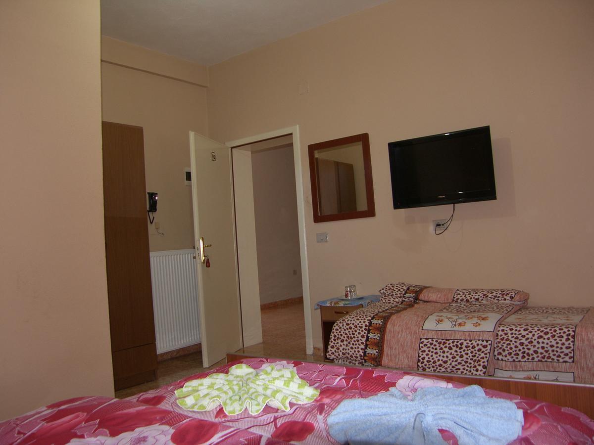 Shkodra Hotel ภายนอก รูปภาพ
