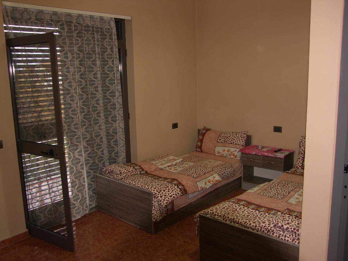 Shkodra Hotel ภายนอก รูปภาพ
