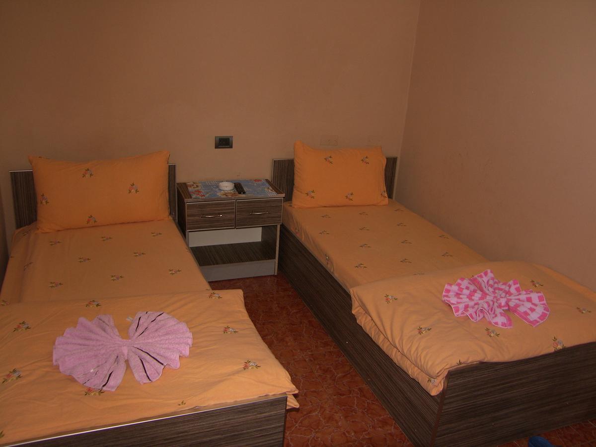 Shkodra Hotel ภายนอก รูปภาพ
